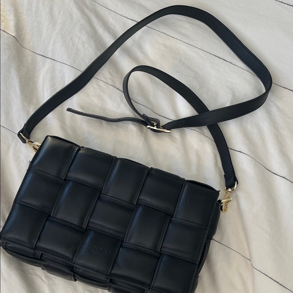 Black Leather Cassette crossbody Unica! Firenze